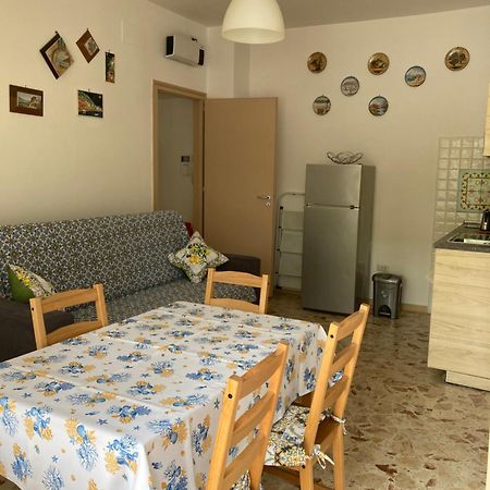 Casa Vacanza Brezza Di Maestrale Salerno Bagian luar foto
