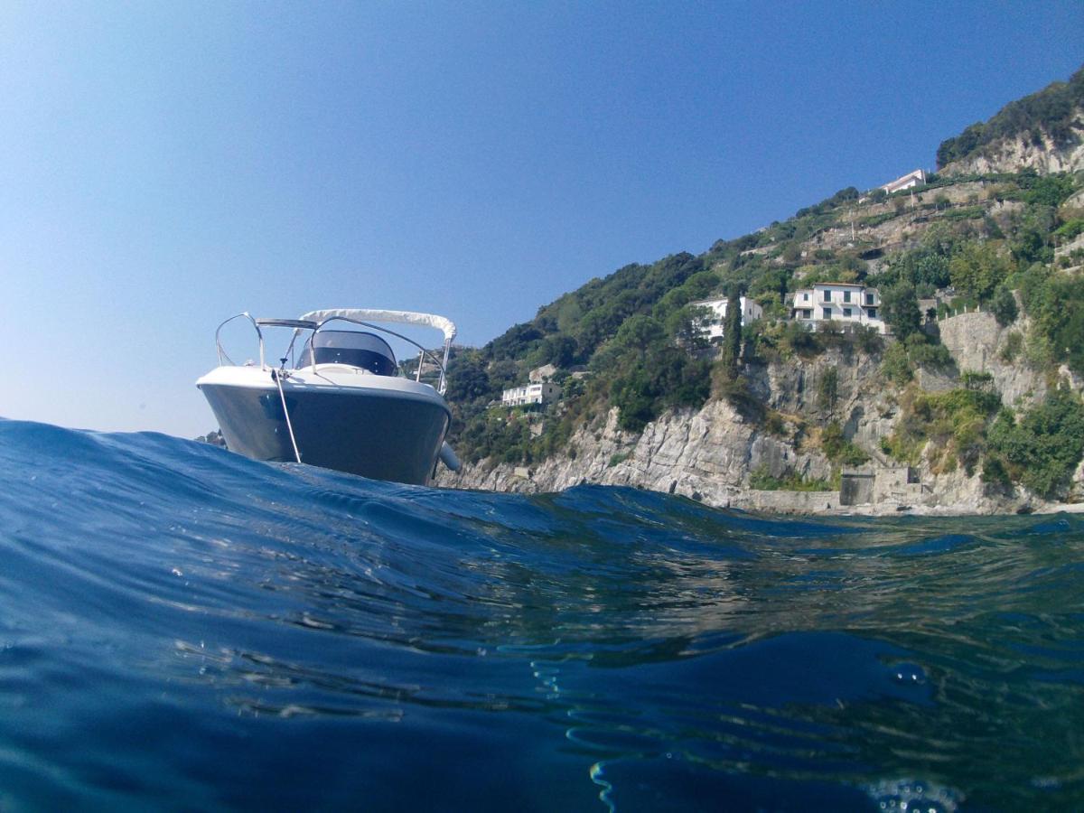 Casa Vacanza Brezza Di Maestrale Salerno Bagian luar foto