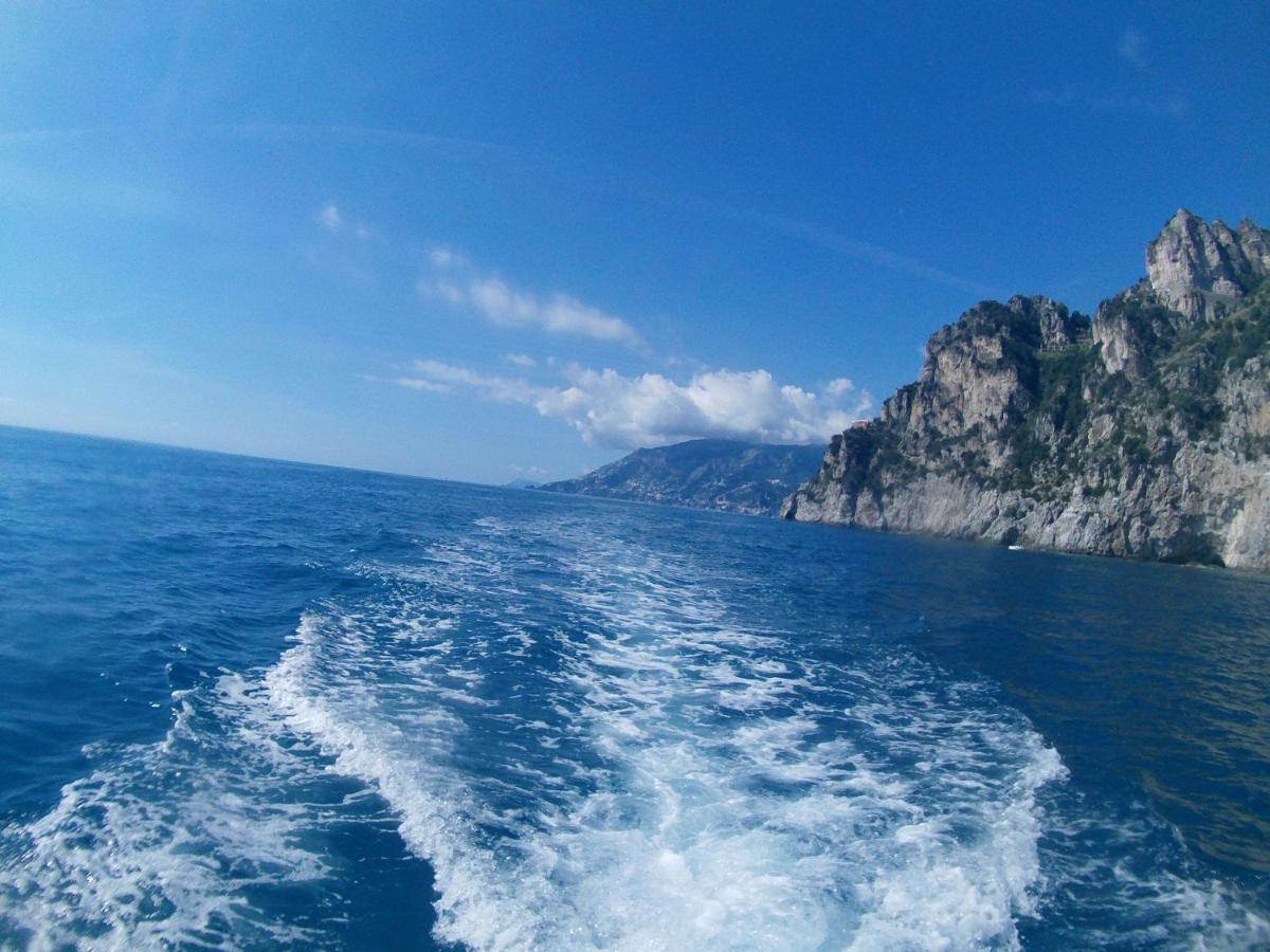 Casa Vacanza Brezza Di Maestrale Salerno Bagian luar foto