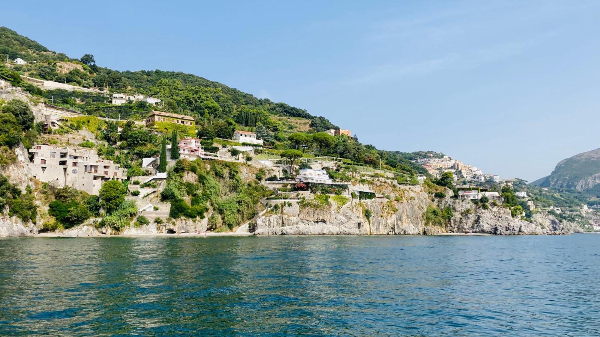 Casa Vacanza Brezza Di Maestrale Salerno Bagian luar foto