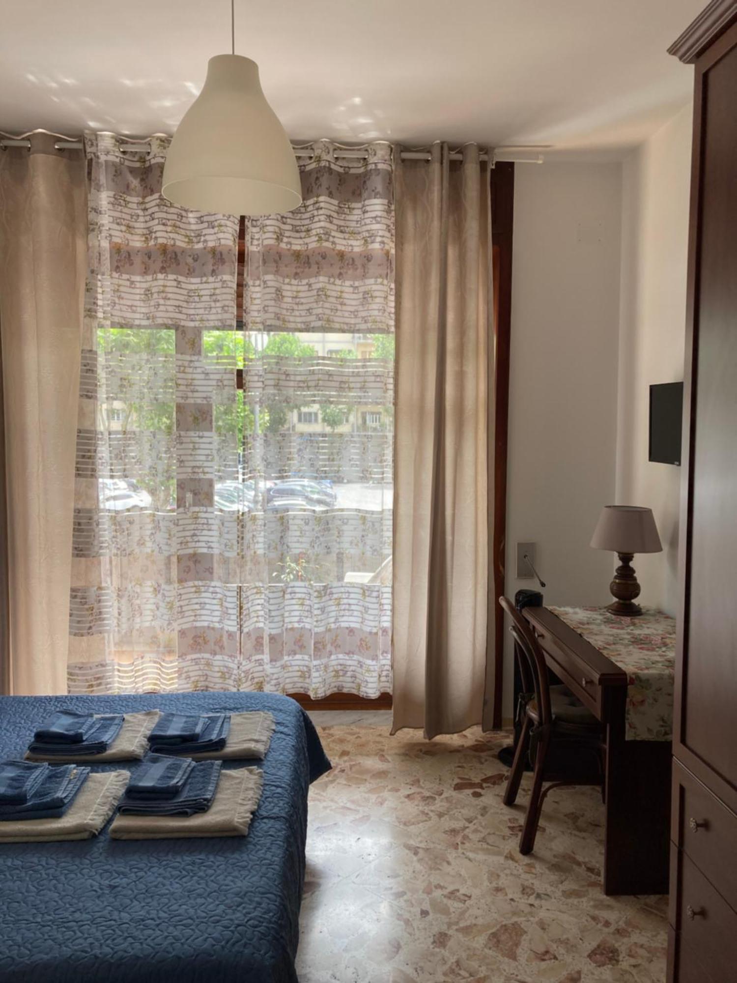 Casa Vacanza Brezza Di Maestrale Salerno Bagian luar foto